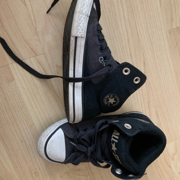 Converse - Picture 2 of 4